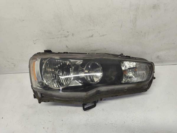 PHARE DROIT MITSUBISHI - Vue 1